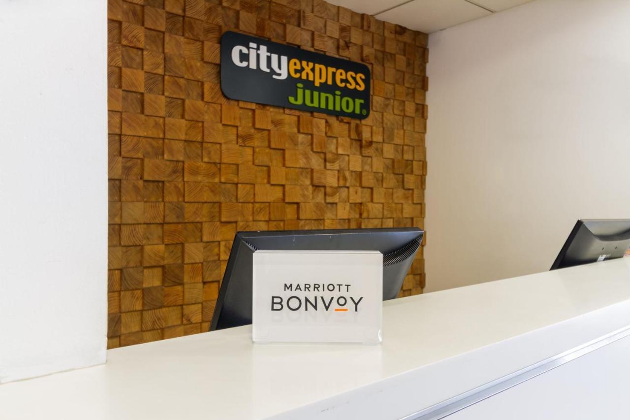 City Express Junior By Marriott Tuxtla Gutierrez Poliforum Extérieur photo